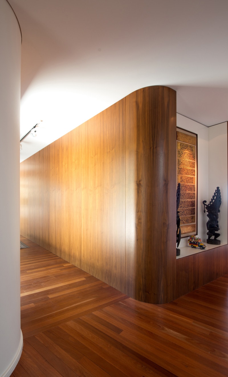 Luigi Rosselli, Curved timber panel walls, Curved Walls, Timber Floors