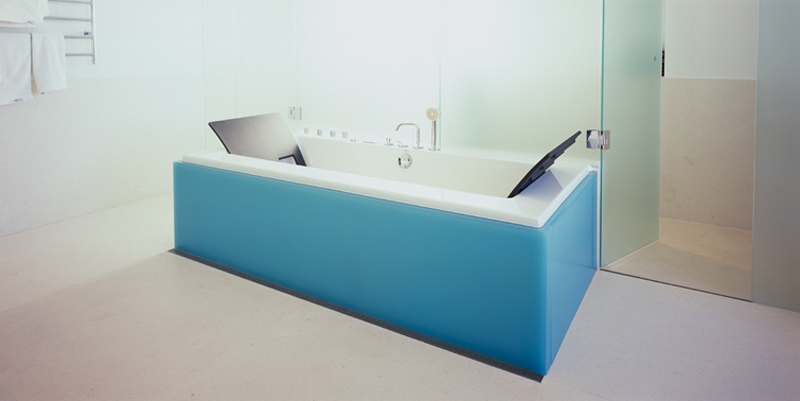 Luigi Rosselli, Built in Bath Tub, Resin Bath Tub, Blue Bath Tub