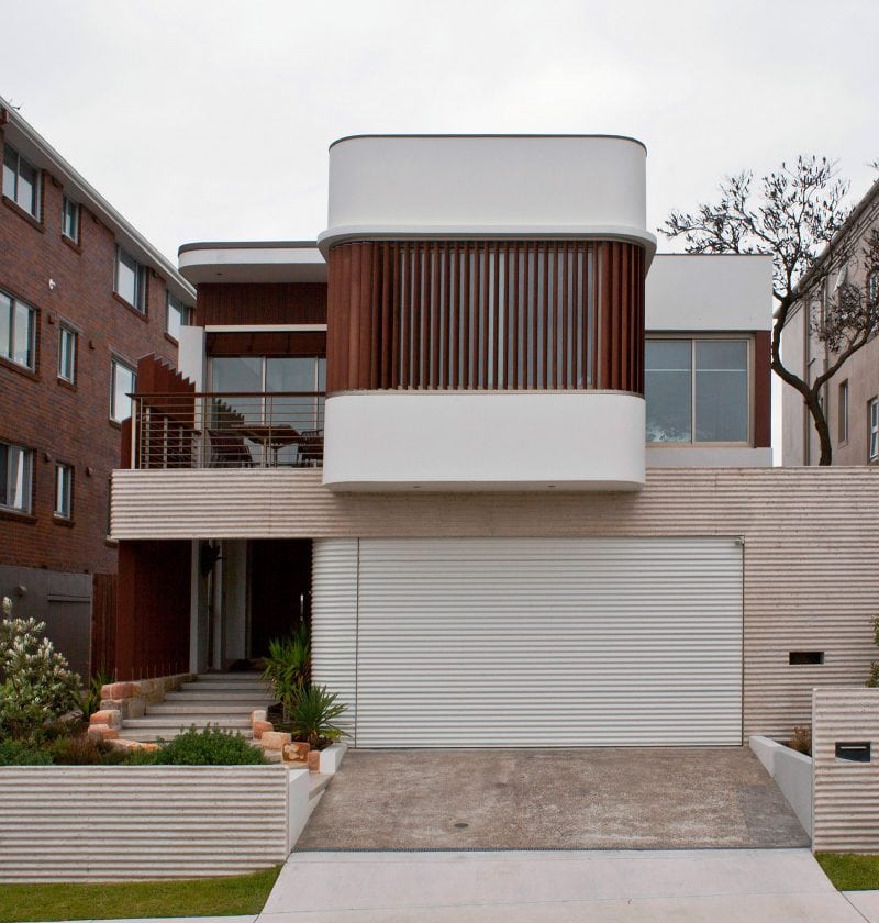 Luigi Rosselli, Exposed Off Form Concrete, Textured Concrete, Curves, Volumes, Timber Shutters, Anodised Aluminum Shutters