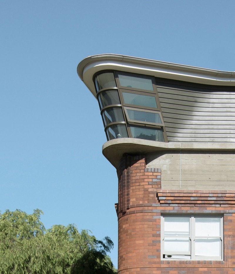 Luigi Rosselli, Brick, Curved Windows, Curved Roof, Brick Facade, scyon weatherboard cludding and custom aluminium corner window