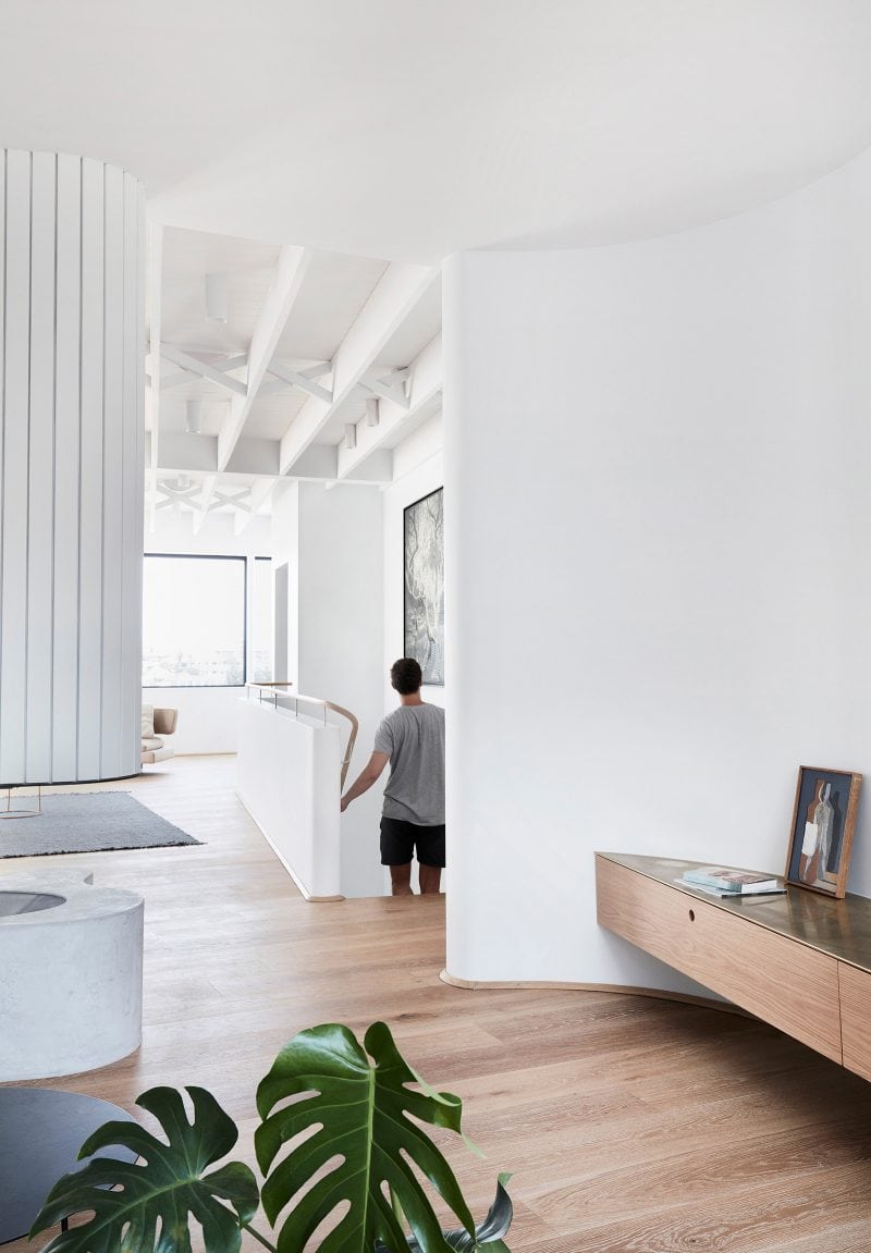Luigi Rosselli designed open living space.
