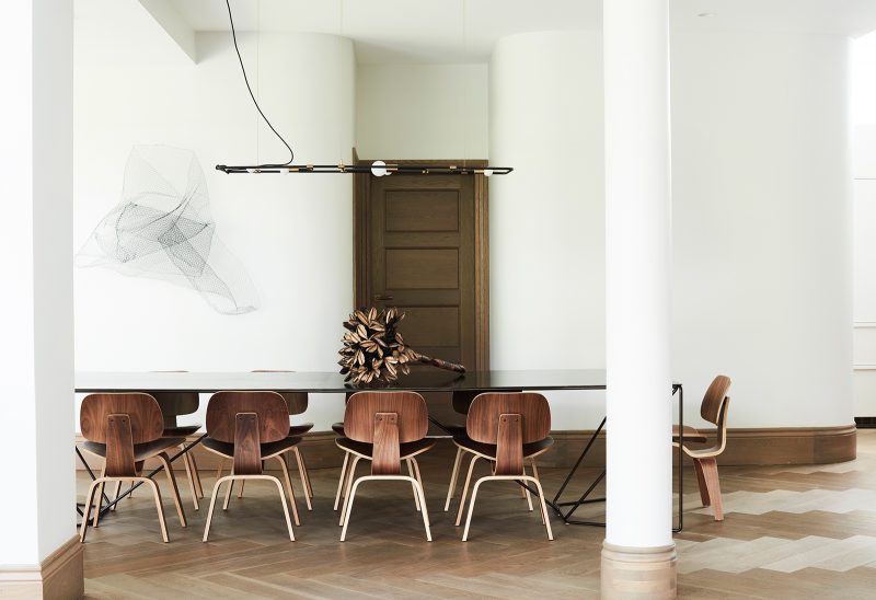Luigi Rosselli Architects, round wall corners, herrignbone timber flooring