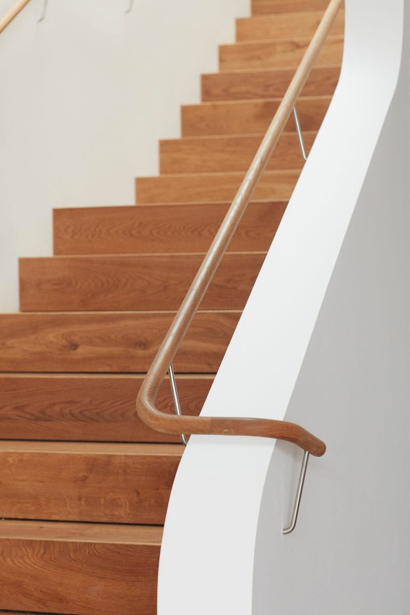 Luigi Rosselli, A close up of the staircase handrail as it turns with the stairs